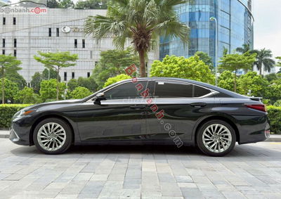 Lexus ES 300h 2023