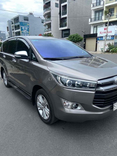 Toyota Innova 2017 2.0V - 90000 km