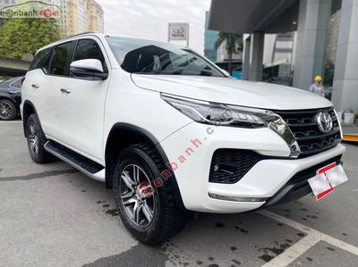 Xe Toyota Fortuner 2.4G 4x2 AT 2021
