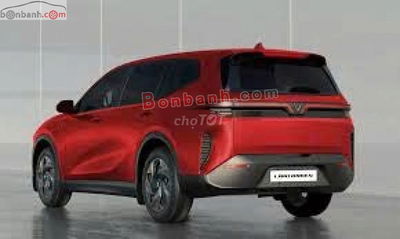 VinFast Limo Green AT 2025