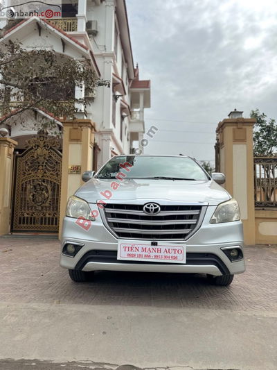 Xe Toyota Innova 2.0E 2015