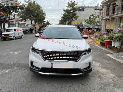Xe Kia Carnival Signature 2.2D 2024