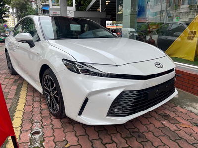 Toyota Camry 2.5 HEV Top - 2025