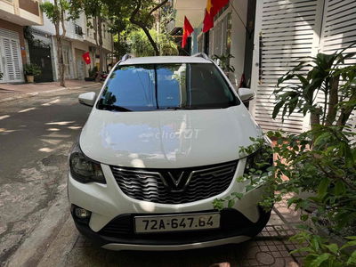 VinFast Lux SA2.0 2022 - 20000 km