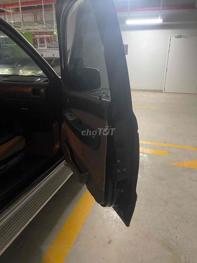 Ford Everest 2006 2.5L 4x4 MT - 290000 km