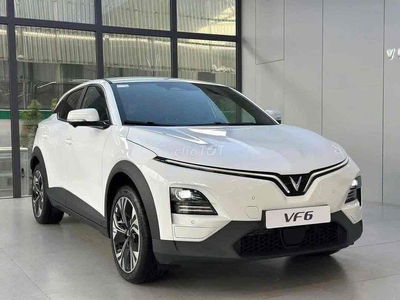 VinFast VF6 2025 giá giảm sập sàn bán hoà vốn