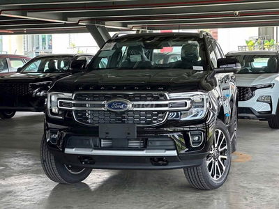 Ford Everest Platinum–Xe sang,full option,giá tốt