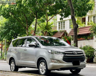 Xe Toyota Innova E 2.0 MT 2020