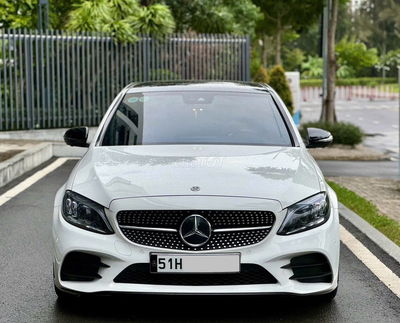 Mercedes Benz C300 AMG 2021 - 42000 km