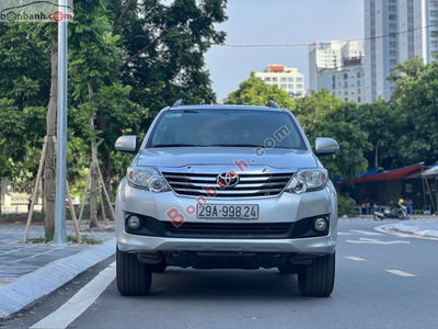 Xe Toyota Fortuner 2.7V 4x2 AT 2013