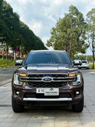 Ford Everest 2024 Titanium 2.0L 4x2 AT - 5400 km