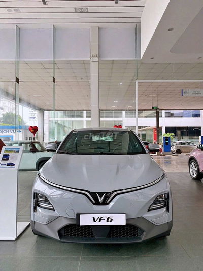 VinFast VF6 Eco 2025