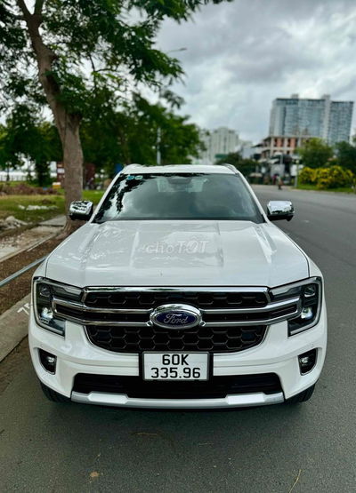 Ford Everest 2023 Titanium 2 Cầu sơn zin lướt