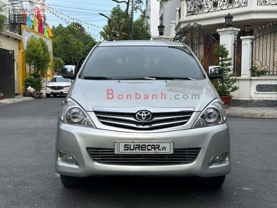 Xe Toyota Innova V 2010
