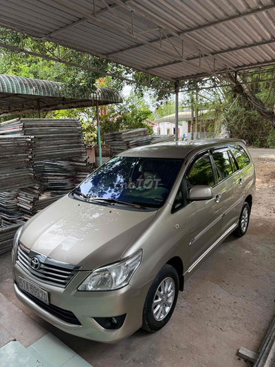 Toyota Innova 2013 2.0G - 193000 km