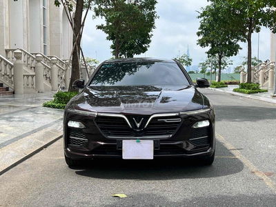 VinFast Lux A2.0 2019 Premium 2.0 AT - 76000 km