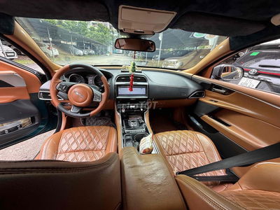 Jaguar XE 2015 -
