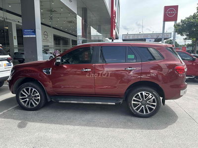Ford Everest Titanium 2021, bảo hành 2026, vay 70%