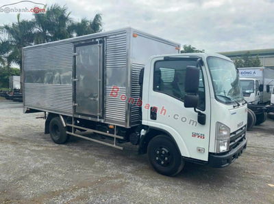 Xe Isuzu QKR QMR77HE5 Thùng Kín 2025