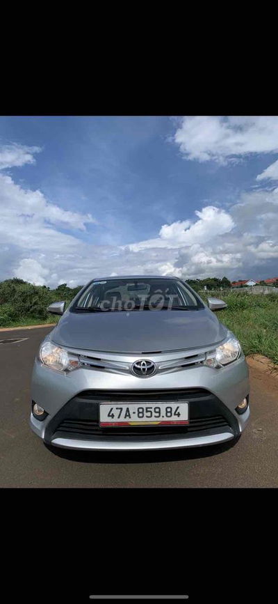 Gia đình cần bán xe toyota Vios E . 2015
