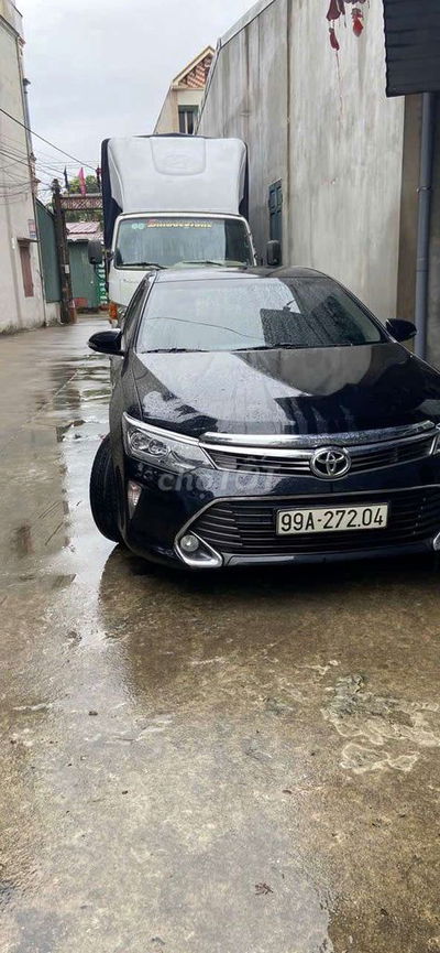 Bán toyota camry 2018 bản E