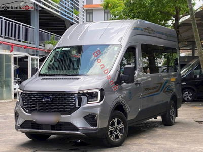 Xe Ford Transit Premium 2024