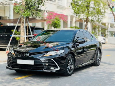 Xe Toyota Camry 2.0Q 2021