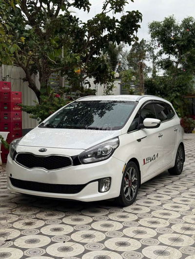 Kia Rondo 2.0 tự động xăng 2016 lên full option.