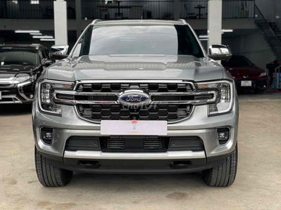 Ford Everest 2023 Titanium 2.0L 4x2 AT - 33000 km