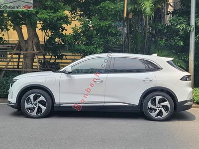 Xe VinFast VF8 Eco 2025
