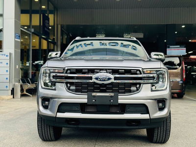 FORD EVEREST 2.0l TITANIUM (4x2)_(chưa lăn bánh)