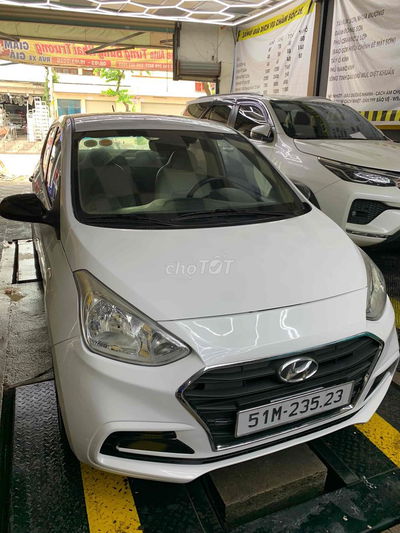 Hyundai Grand i10 2018 Sedan 1.2 MT - 230000 km