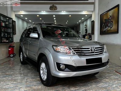 Xe Toyota Fortuner 2.7V 4x4 AT 2012