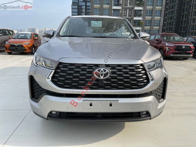 Xe Toyota Innova Cross 2.0 CVT 2025