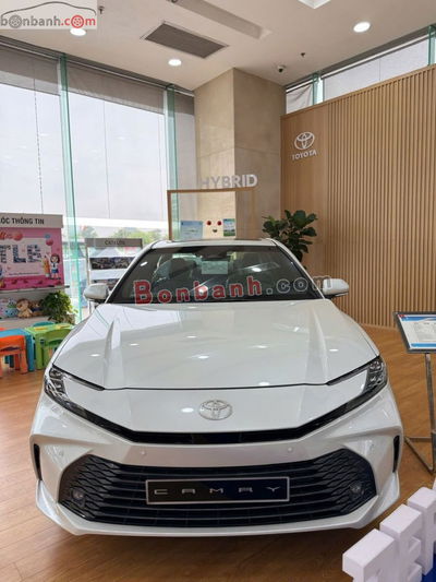 Xe Toyota Camry 2.5 HEV Mid 2025