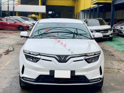 Xe VinFast VF8 Eco AWD 2022