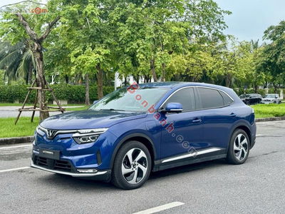 Xe VinFast VF8 Eco 2023