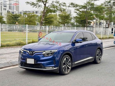 Xe VinFast VF8 Plus 2023