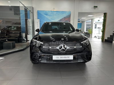 MERCEDES-BENZ GLC300 4Matic - Trả trước 369tr