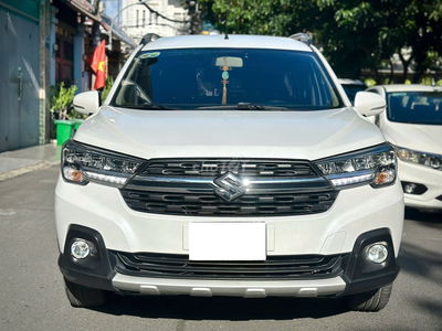 Suzuki XL7 model 2023 số tự động, màu trắng rin