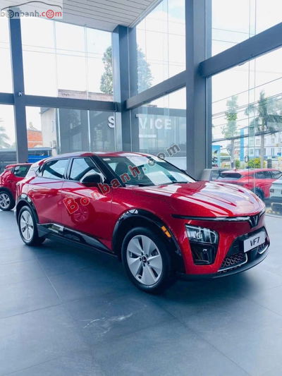 Xe VinFast VF7 Eco 2025