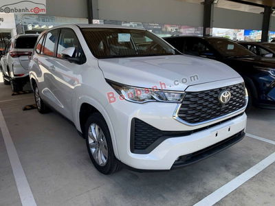 Xe Toyota Innova Cross 2.0 CVT 2025