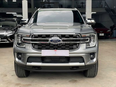 Ford Everest 2023 Titanium 4x2 odo 3v, có vay NH