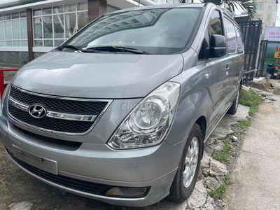 HYUNDAI STAREX BÁN TẢI TỰ ĐỘNG CÁ NHÂN ÍT SỬ DỤNG