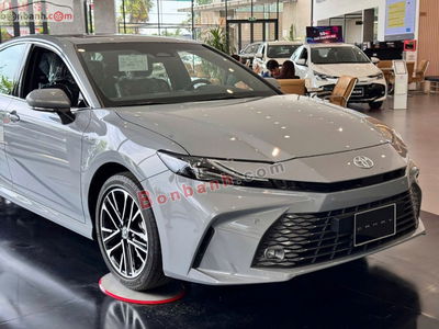 Xe Toyota Camry 2.5 HEV Mid 2025