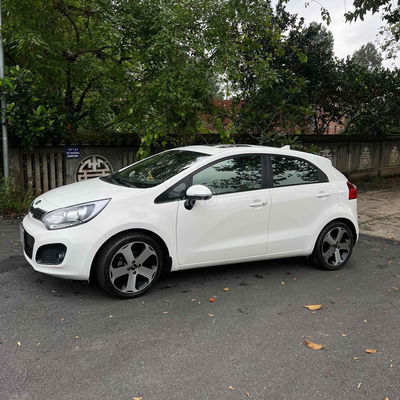 Kia Rio 2012 1.4 AT Hatchback - 170000 km