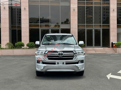 Xe Toyota Land Cruiser VX 4.6 V8 2015