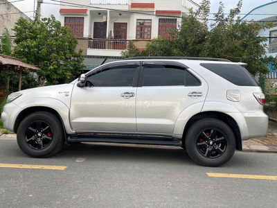 Toyota Fortuner 2009 2.7V - 138000 km