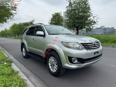 Xe Toyota Fortuner 2.7V 4x2 AT 2014