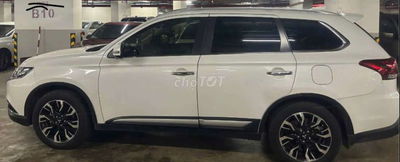 Mitsubishi Outlander 2.0 CVT Premium - 32000km